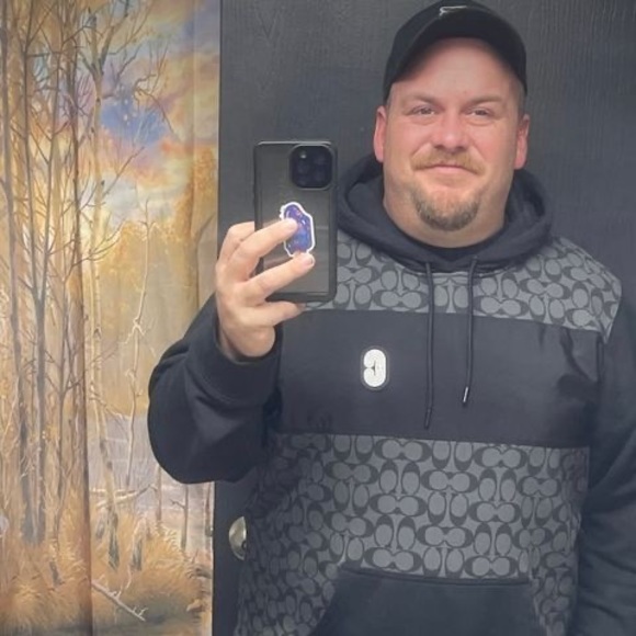 Meet your Posher, Tyler - Picture 1 of 1